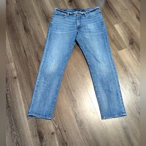 - - Lucky brand 410 Athletic slim  men's jean 38/32. GUC. Cotton blend.